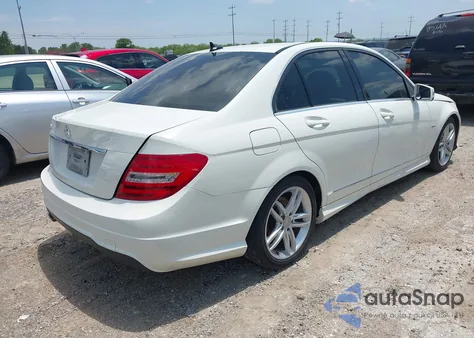 2012 Mercedes-Benz C 250 Luxury/Sport z USA, uszkodzony, nr VIN WDDGF4HB4CR235078